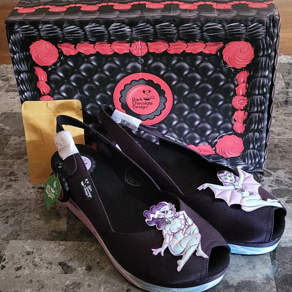 Dark Chocolate Design Beach Ghouls Sandal - Picture 8 of 16